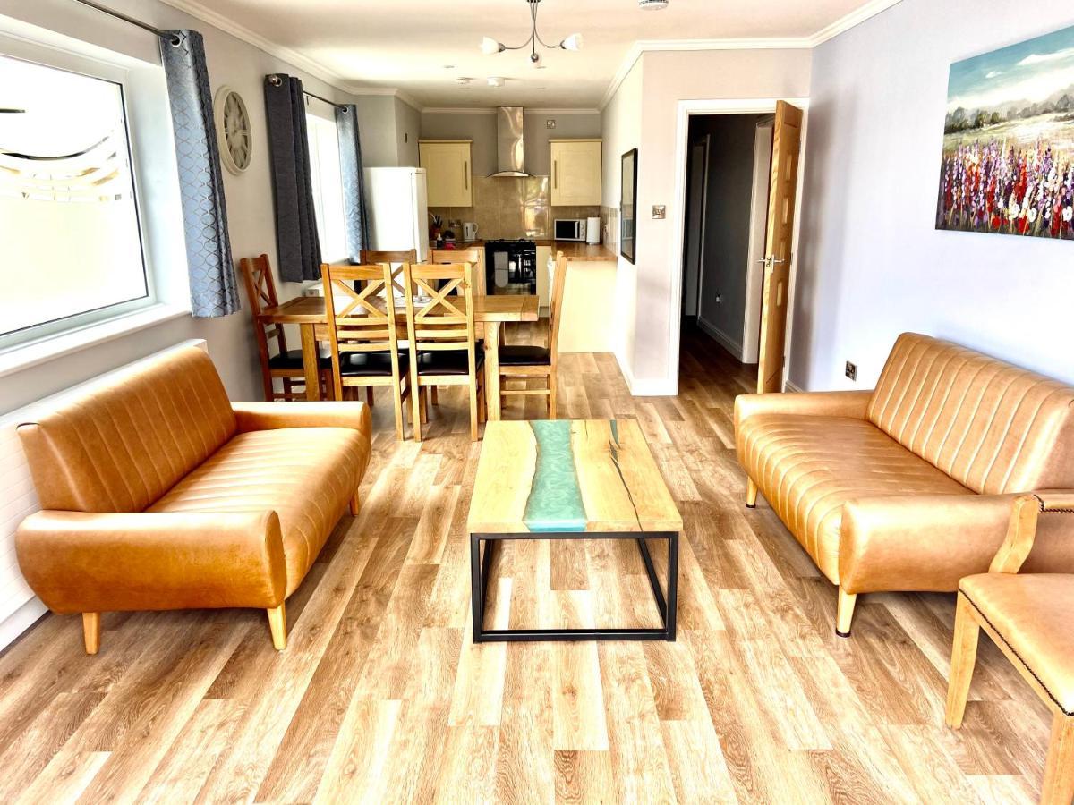 קמייס ביי Gwesty Gadlys Hotel מראה חיצוני תמונה